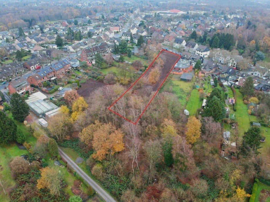 (5) Ein Komplett�berblick von der r�ckseitigen Grundst�cksgrenze Wohngrundst�ck Oberhausen / Sterkrade-Nord