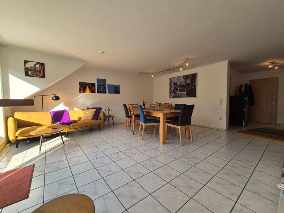 (11) Der helle und lichtdurchflutete Wohnbereich Maisonettewohnung Bottrop / Vonderort