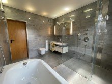 (14) Das Badezimmer aus einem anderen Blickwinkel (Archivbild) *VERMIETET*