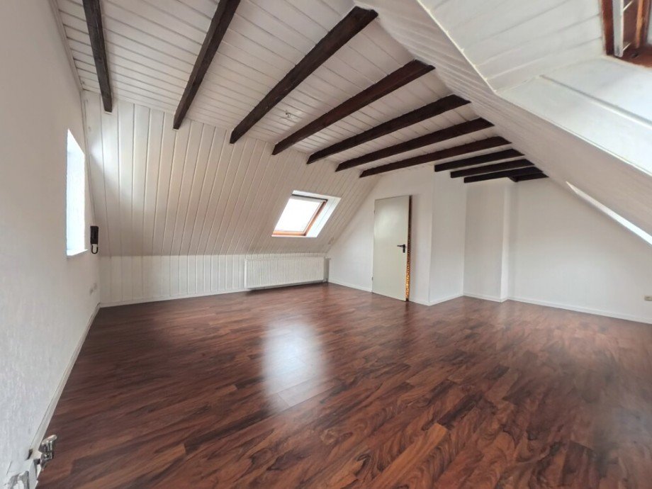 (24) Eine weitere Impression des Dachbodens (Nfl.) Doppelhaush�lfte Bottrop / Fuhlenbrock