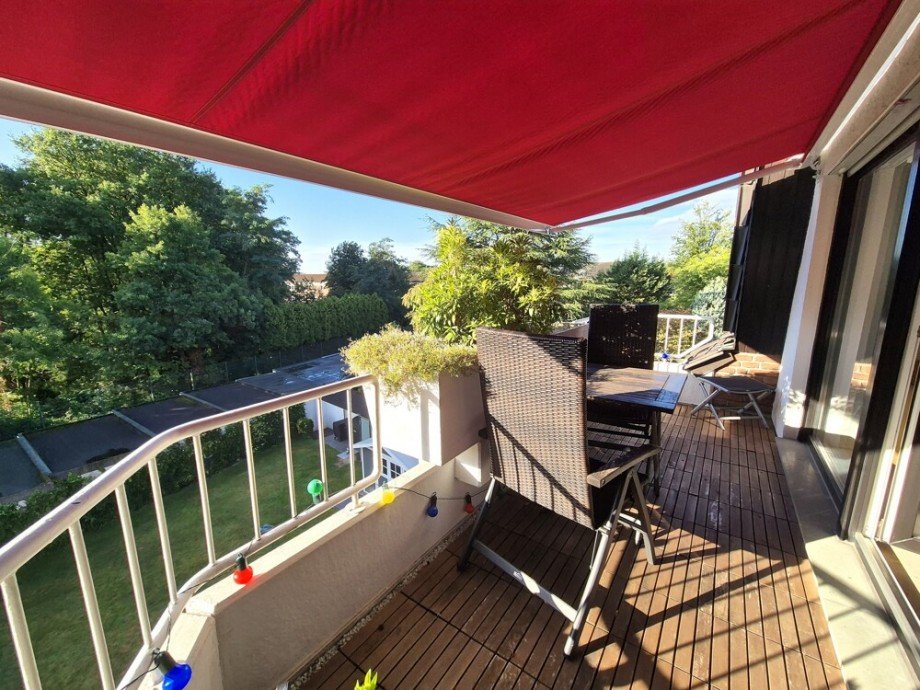 (13) Eine elektrische Markise sorgt hier f�r eine optimale Beschattung Maisonettewohnung Bottrop / Vonderort