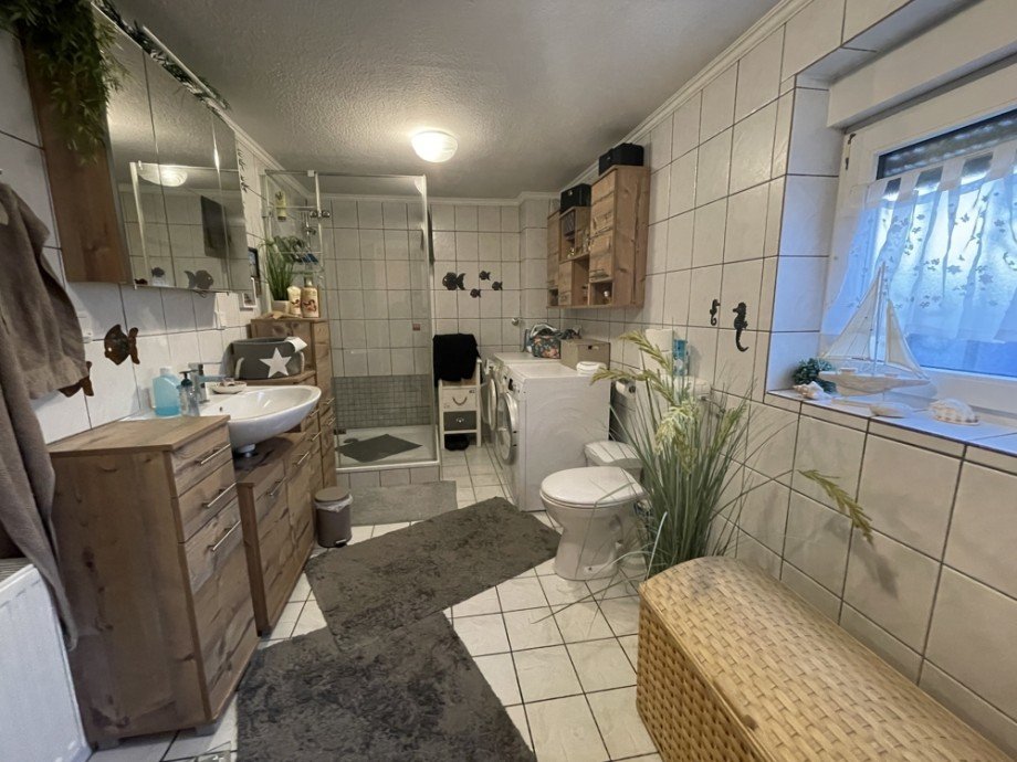 (10) Hier eine erste Impression aus dem Badezimmer Reiheneckhaus Gladbeck / Schultendorf