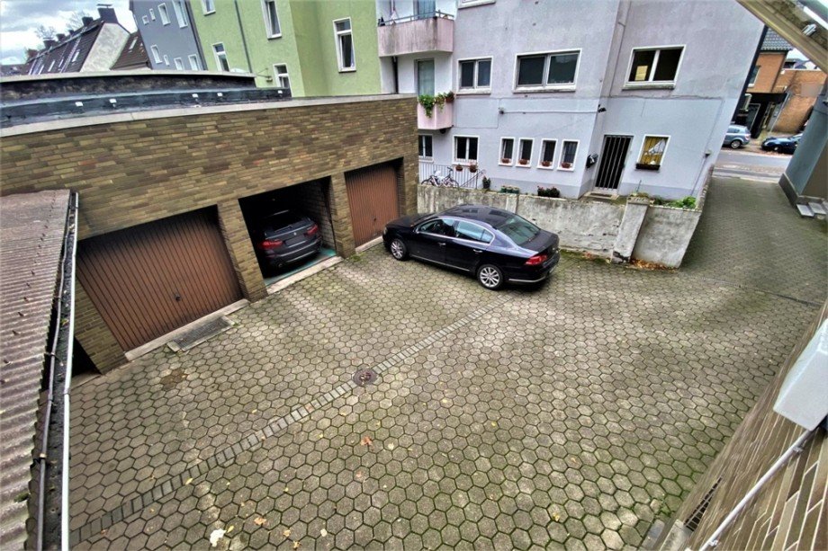 (6) Ein Blick aus dem ersten Obergeschoss in den r�ckw�rtigen Innenhof Mehrfamilienhaus Gladbeck / Brauck