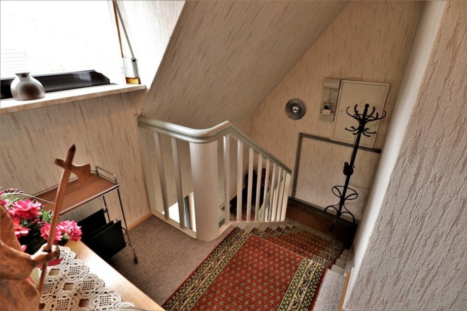 (16) Das Treppenhaus aus einer anderen Perspektive Doppelhaush�lfte Bottrop / Ebel