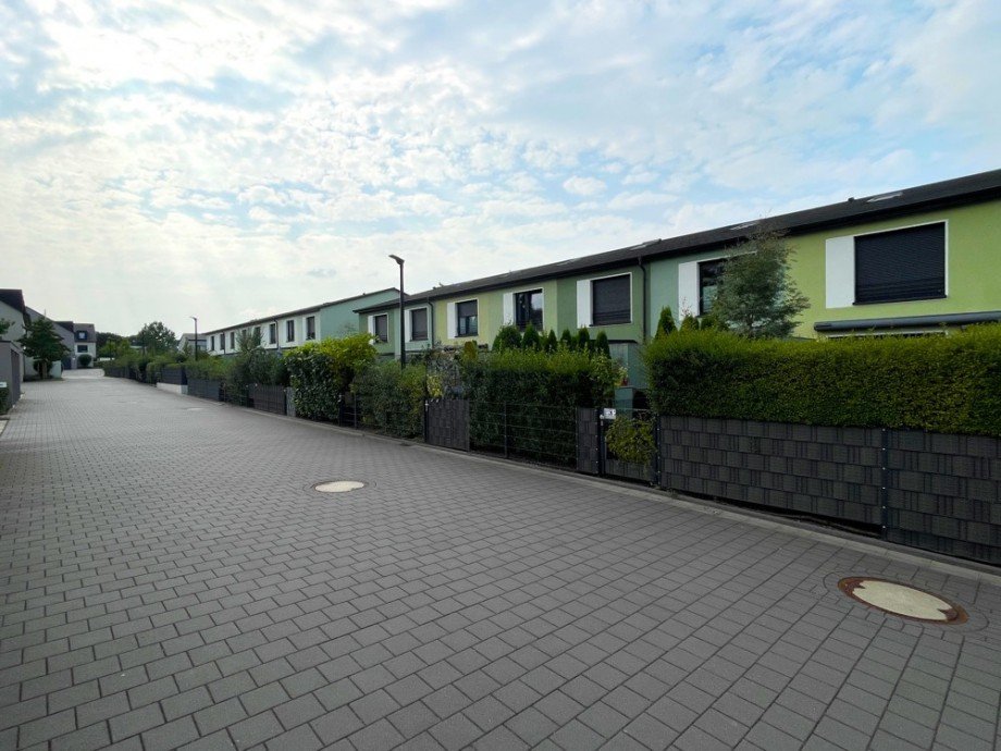 (26) Ein abschlie�ender Blick auf die Geb�uder�ckseiten Einfamilienhaus Bottrop / Boy