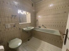 (18) Hier ein erster Eindruck aus dem Badezimmer der Wohnung *VERKAUFT*