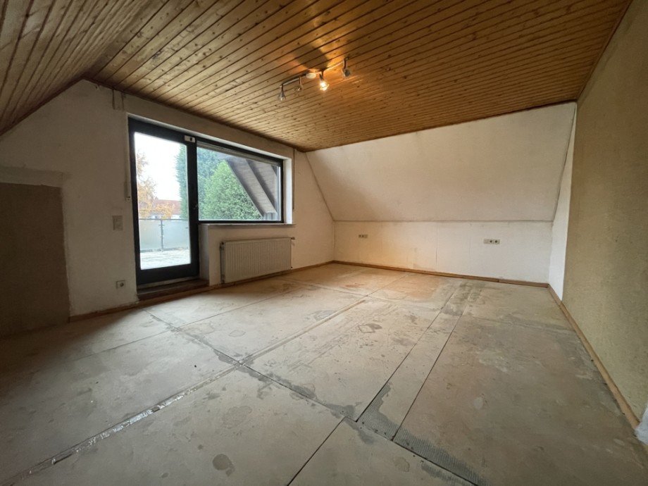 (12) Ein Einblick in einen der beiden Wohnr�ume auf dieser Etage Einfamilienhaus Bottrop / Batenbrock