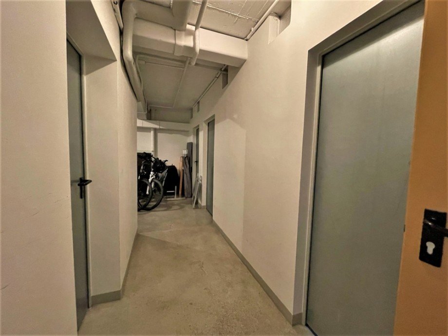 (8) Hier folgen Eindr�cke aus dem gemeinschaftlichen Kellerfl�chen Etagenwohnung Bottrop / Fuhlenbrock