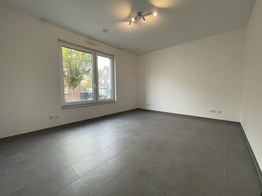 (25) Zun�chst ein Einblick in das gro�z�gige Schlafzimmer Erdgeschosswohnung Bottrop