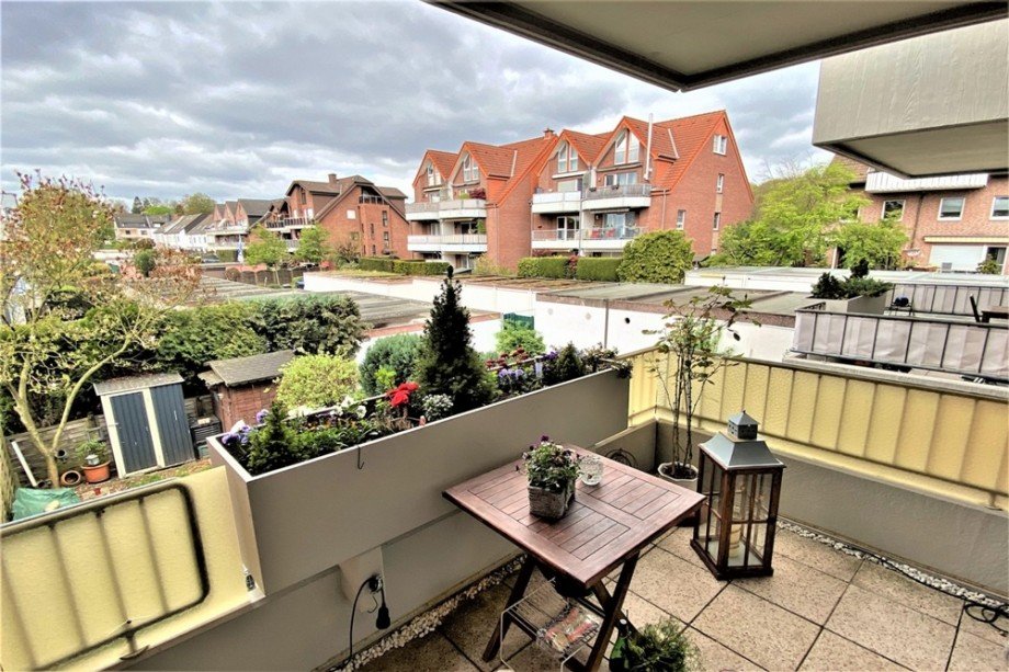 (13) Der Ausblick vom westlich ausgerichteten Balkon Etagenwohnung Bottrop / Bottrop-Vonderort
