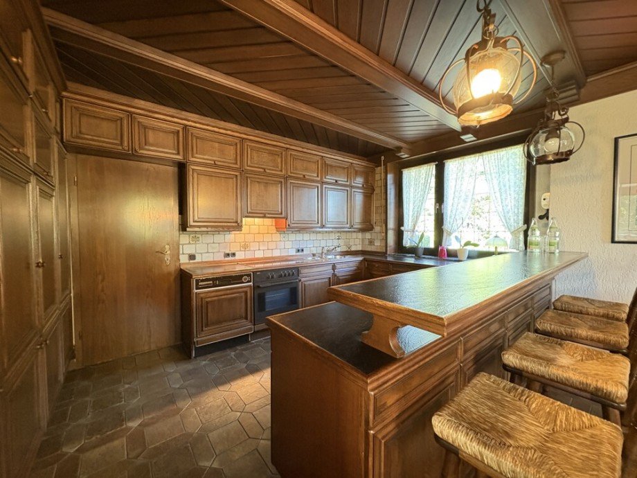 (8) Hier zun�chst eine Impression aus der ger�umigen K�che Einfamilienhaus Bottrop / Grafenwald