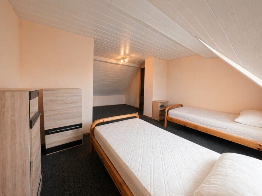 (24) Das Dachgeschoss l�sst sich ideal als Hobby- oder Spielzimmer nutzen (Nfl.) Reihenmittelhaus Bottrop / Eigen