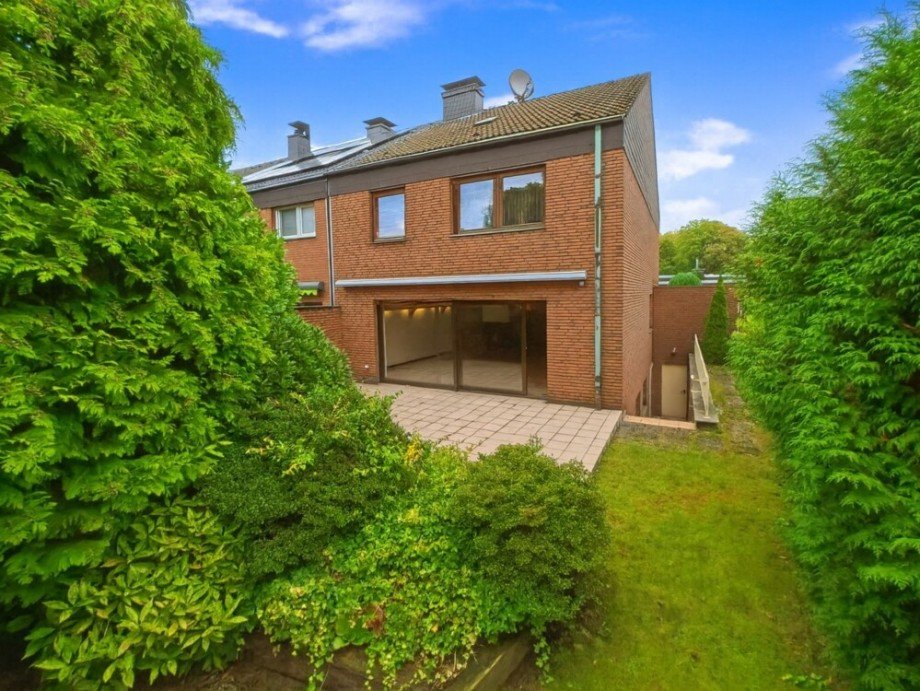 (18) Eine R�ckansicht des Geb�udes Reihenendhaus Bottrop / Stadtmitte