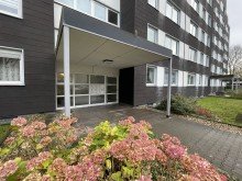 (2) Ein Blick auf den gemeinschaftlichen Hauseingangsbereich im Erdgeschoss *VERKAUFT*