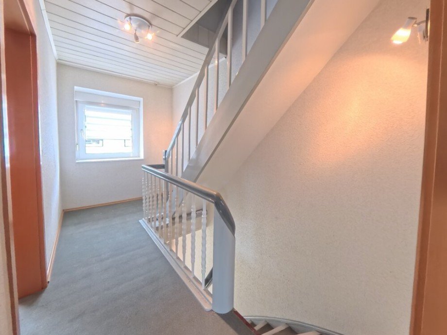 (21) Weitere Eindr�cke folgen aus dem Obergeschoss Reihenendhaus Bottrop / Stadtmitte