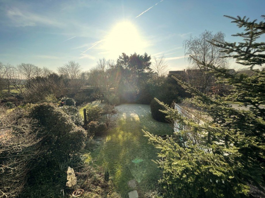 (28) Hier ein Blick in den Garten aus der Vogelperspektive Reihenendhaus Bottrop / Fuhlenbrock