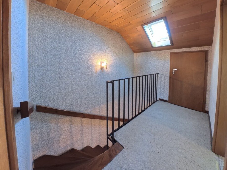 (21) Weitere Impressionen folgen aus dem ausgebauten Dachgeschoss (Nfl.) Reihenmittelhaus Oberhausen / Tackenberg