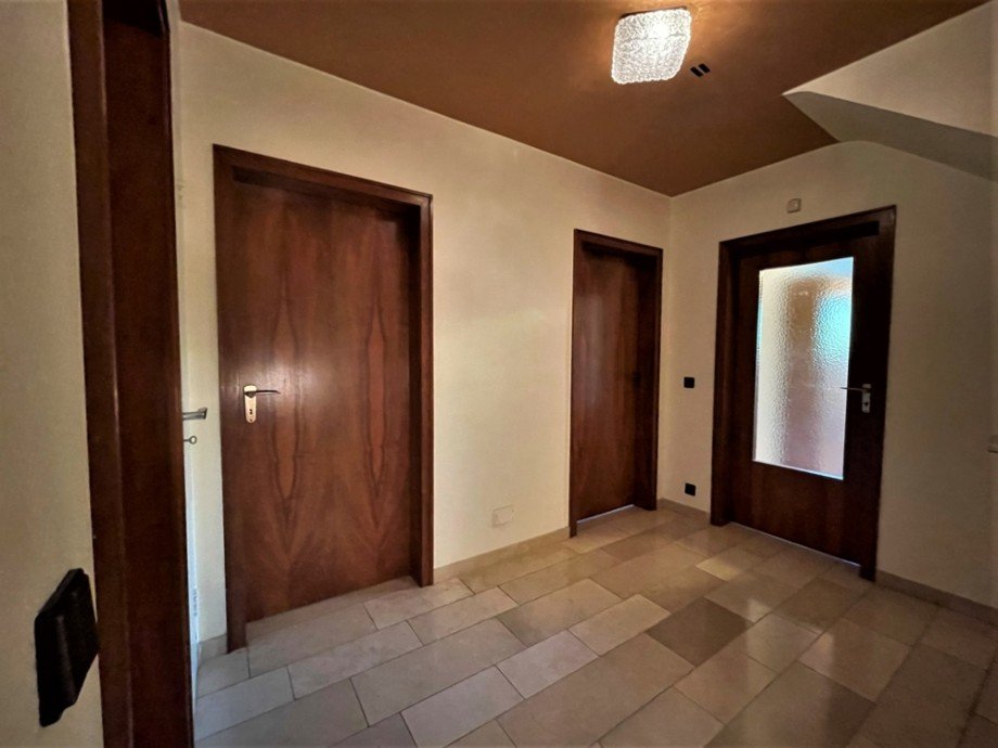 (17) Ein weiterer Eindruck aus dem Hausflur im Obergeschoss Doppelhaush�lfte Bottrop / Stadtmitte