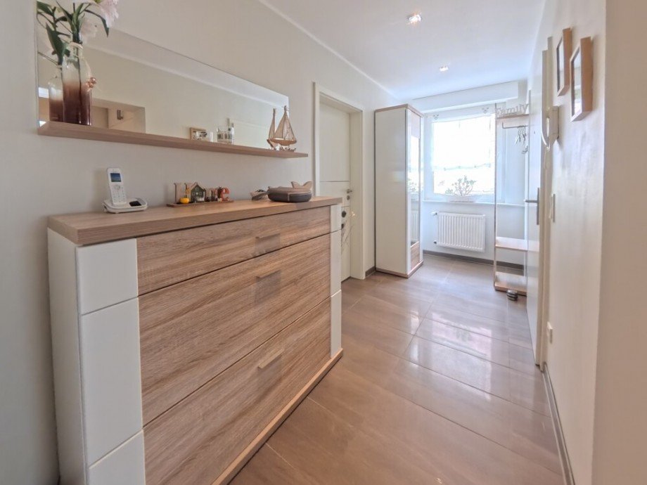 (4) Es empf�ngt Sie ein zentraler Wohnungsflur Erdgeschosswohnung Oberhausen / Osterfeld-Ost