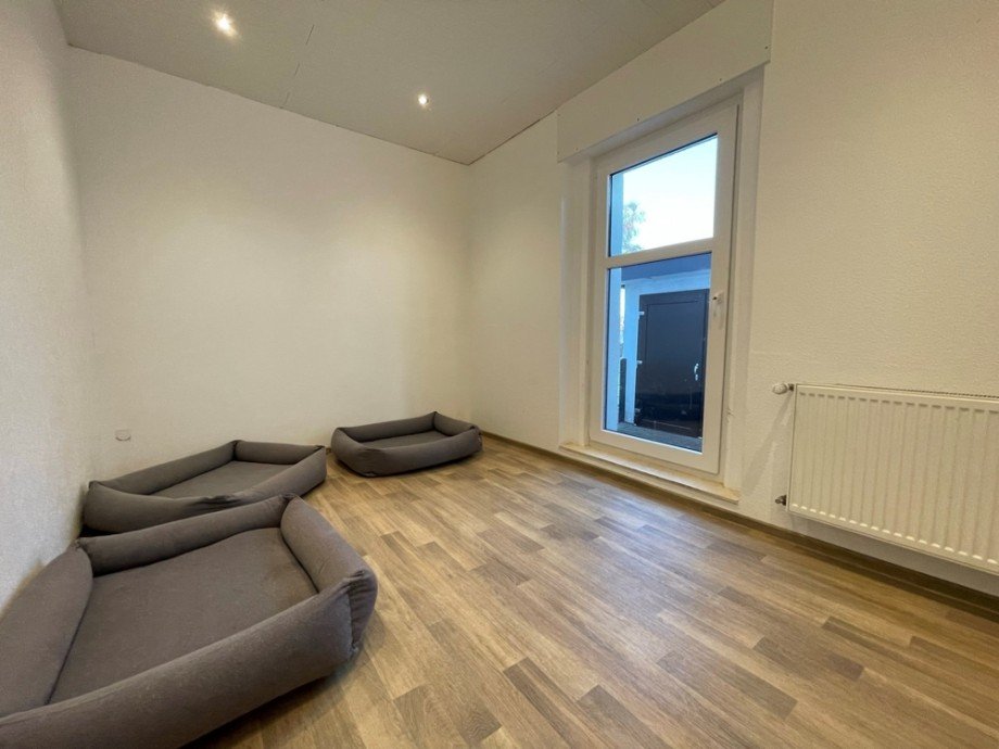 (24) Zur�ck im Haupthaus blicken wir hier in den letzten Wohnraum auf dieser Etage Einfamilienhaus Bottrop / Feldhausen