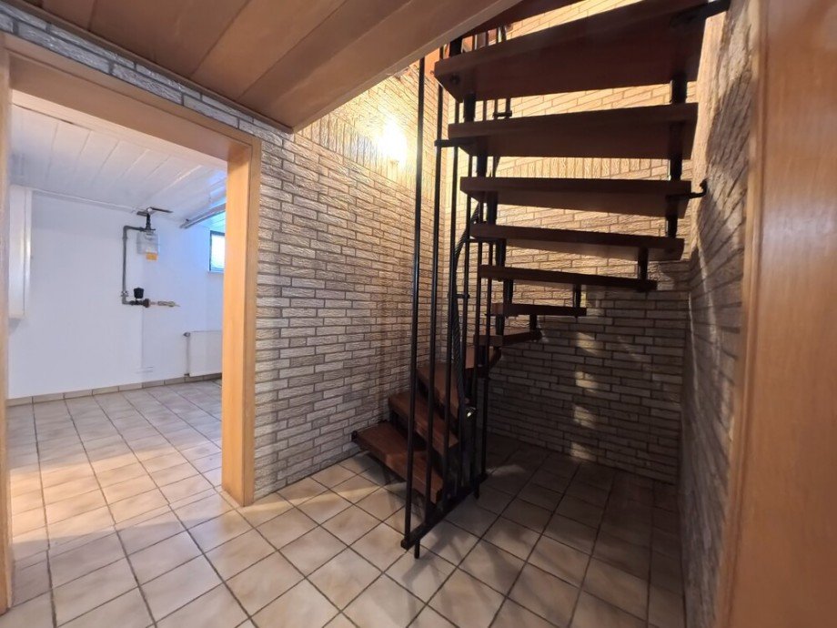 (25) Abschlie�end einige Eindr�cke aus dem Kellergeschoss Doppelhaush�lfte Bottrop / Fuhlenbrock