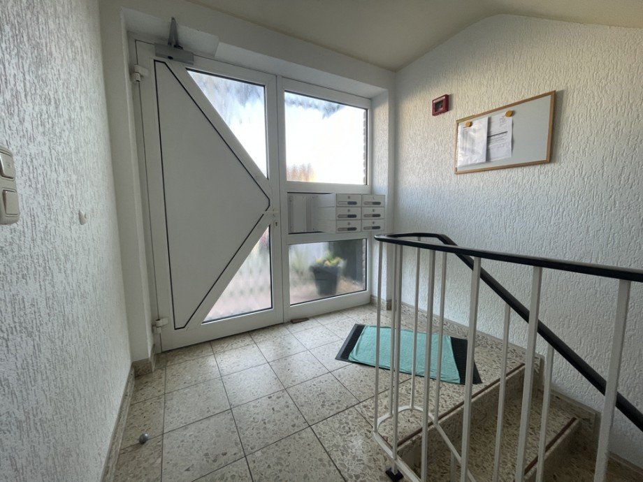 (3) Der Hauseingang aus dem Geb�udeinneren Etagenwohnung Bottrop / Fuhlenbrock