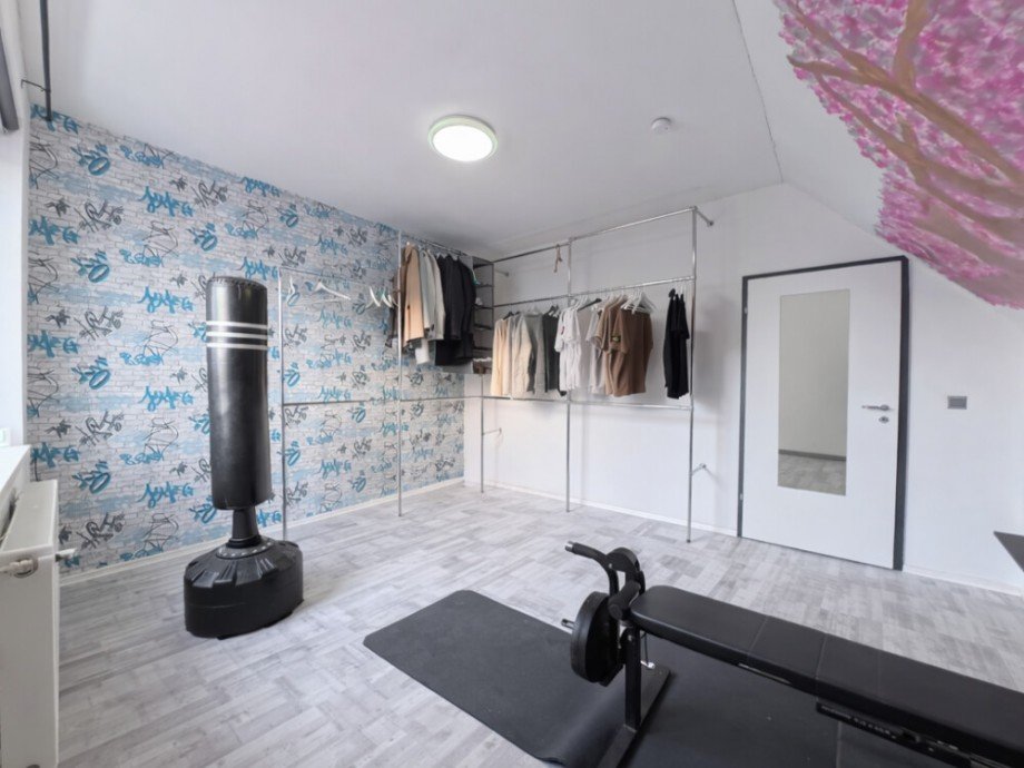 (34) Das gegen�berliegende Schlafzimmer im Obergeschoss Zweifamilienhaus Bottrop / Stadtmitte