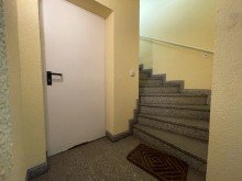 (24) Der gemeinschaftlich genutzte Abgang in das Kellergeschoss *VERKAUFT*