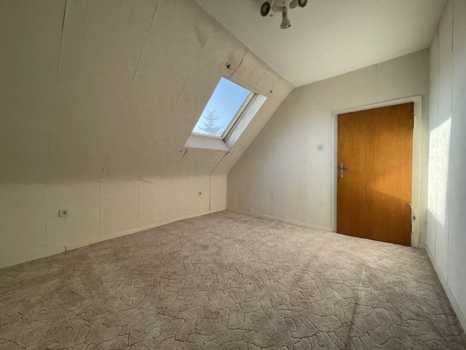 (18) Ein Einblick in einen der Wohnr�ume im Obergeschoss Reihenendhaus Bottrop / Fuhlenbrock