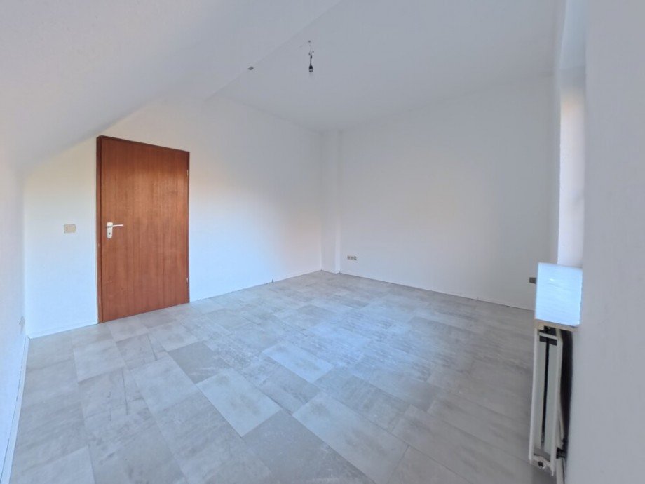 (18) Der Blick in das gegen�berliegende Schlafzimmer im OG Zweifamilienhaus Bottrop / Stadtmitte