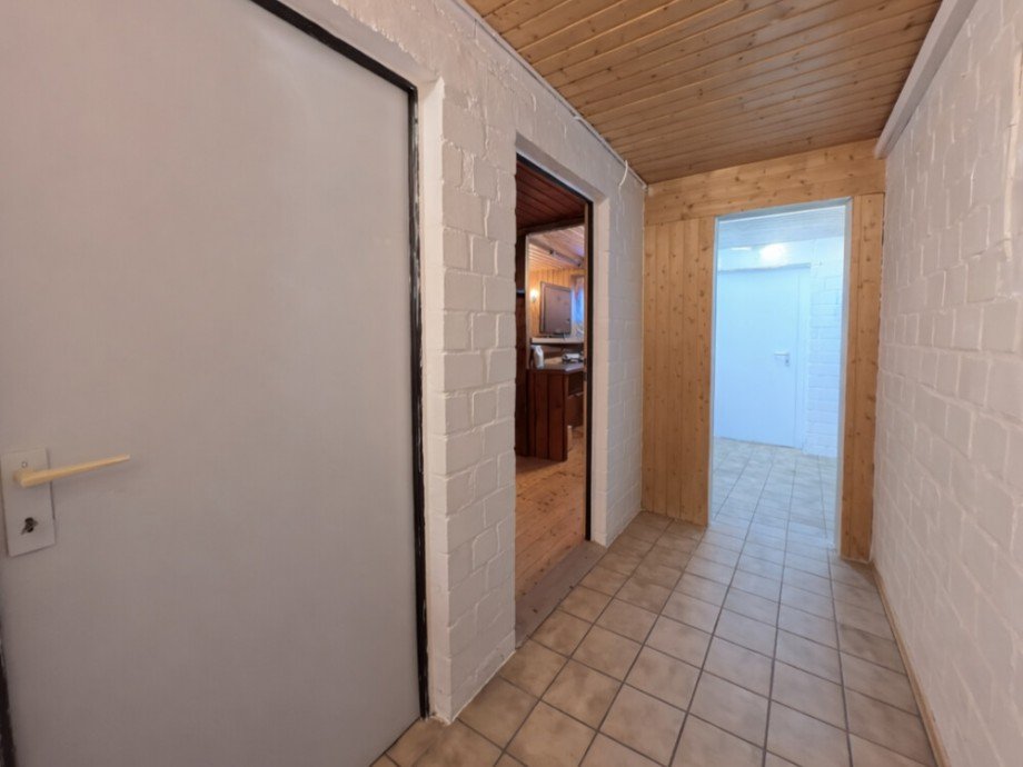 (29) Der zentrale Flurbereich im Kellergeschoss Einfamilienhaus Bottrop / Feldhausen